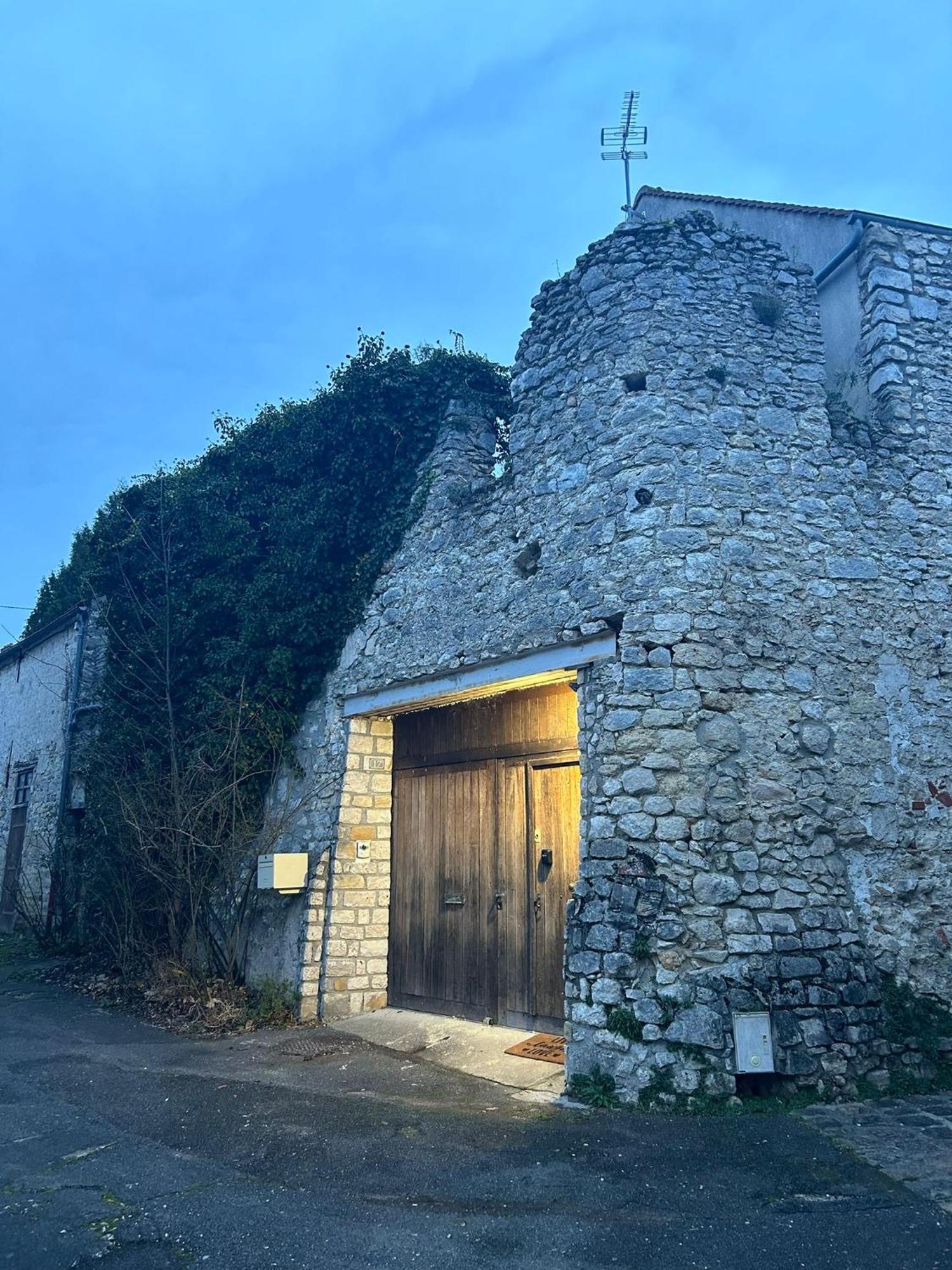 Muraille Du Chateau Avec Jacuzzi Nemours Exterior photo