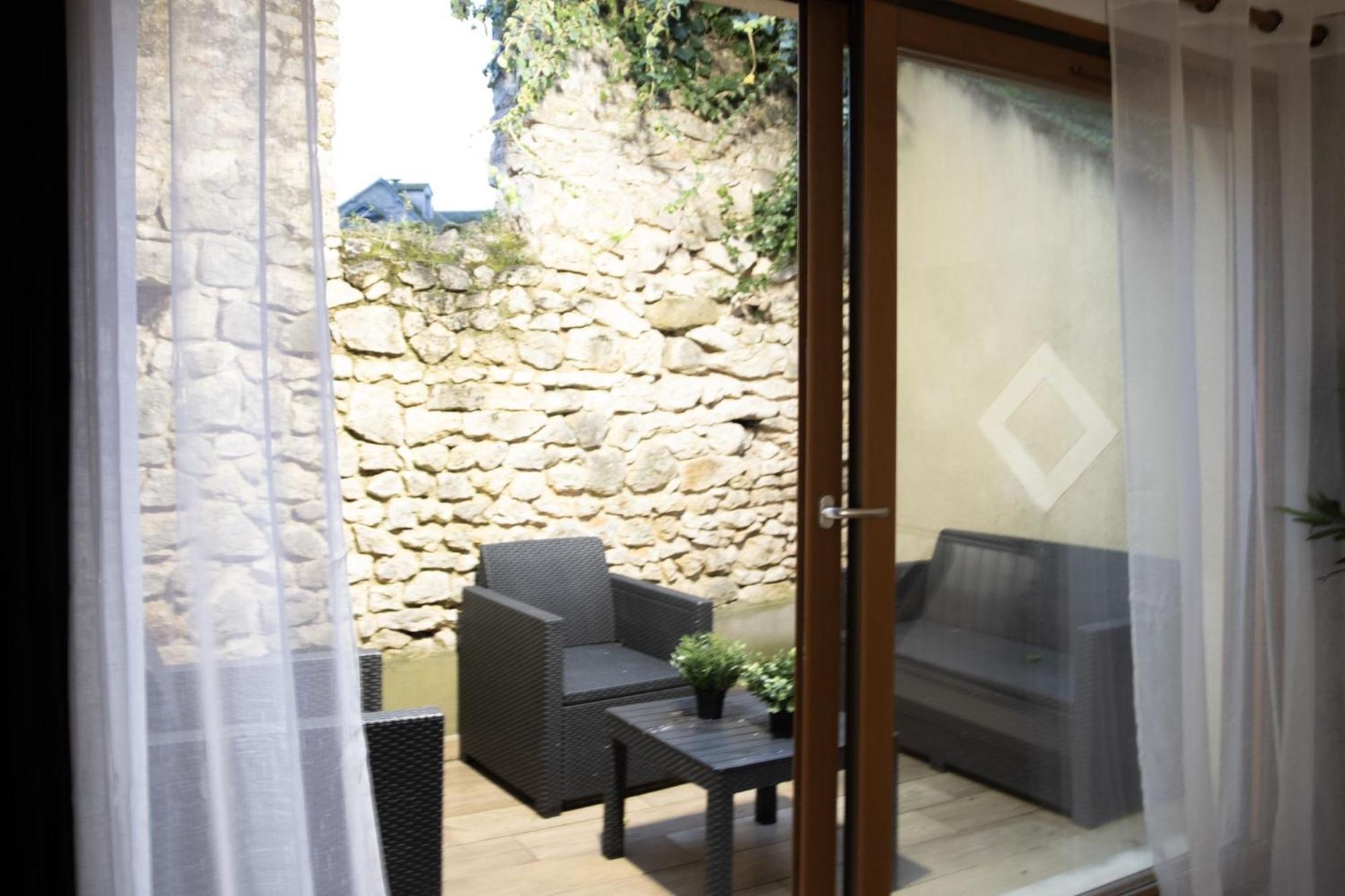 Muraille Du Chateau Avec Jacuzzi Nemours Exterior photo
